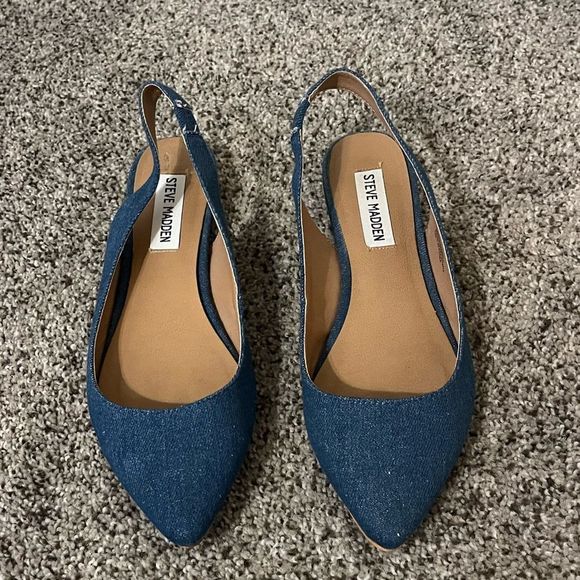 Steve Madden Shoes - Steve Madden sandal size 7 blue fabric upper pointed toe leather shoes  womans